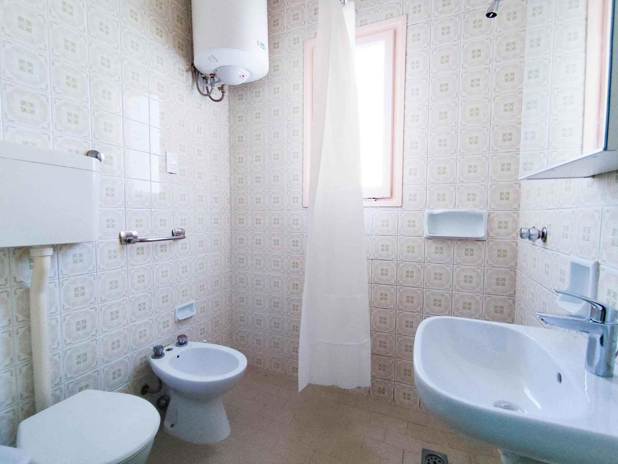 Apartment In 33248